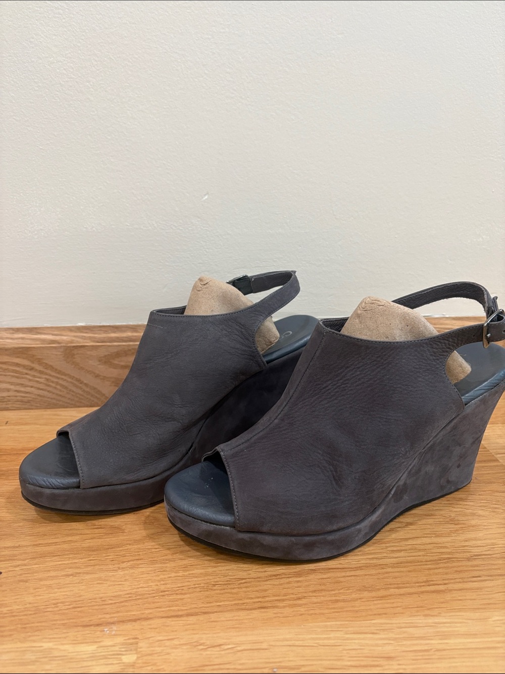 Cordani Calzature Gray Wedge Heels Shoes, Size 9